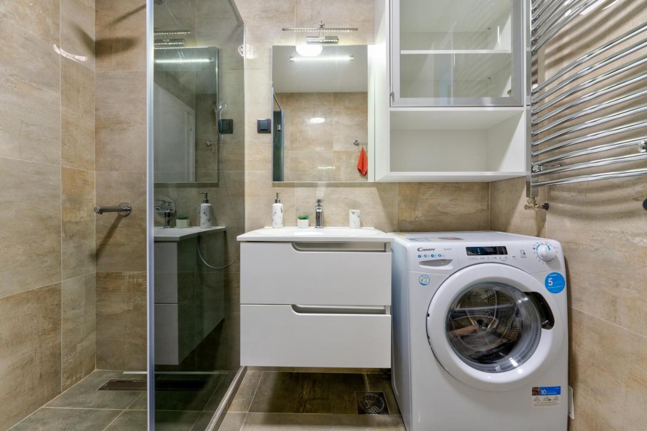 Aurora Lux 18