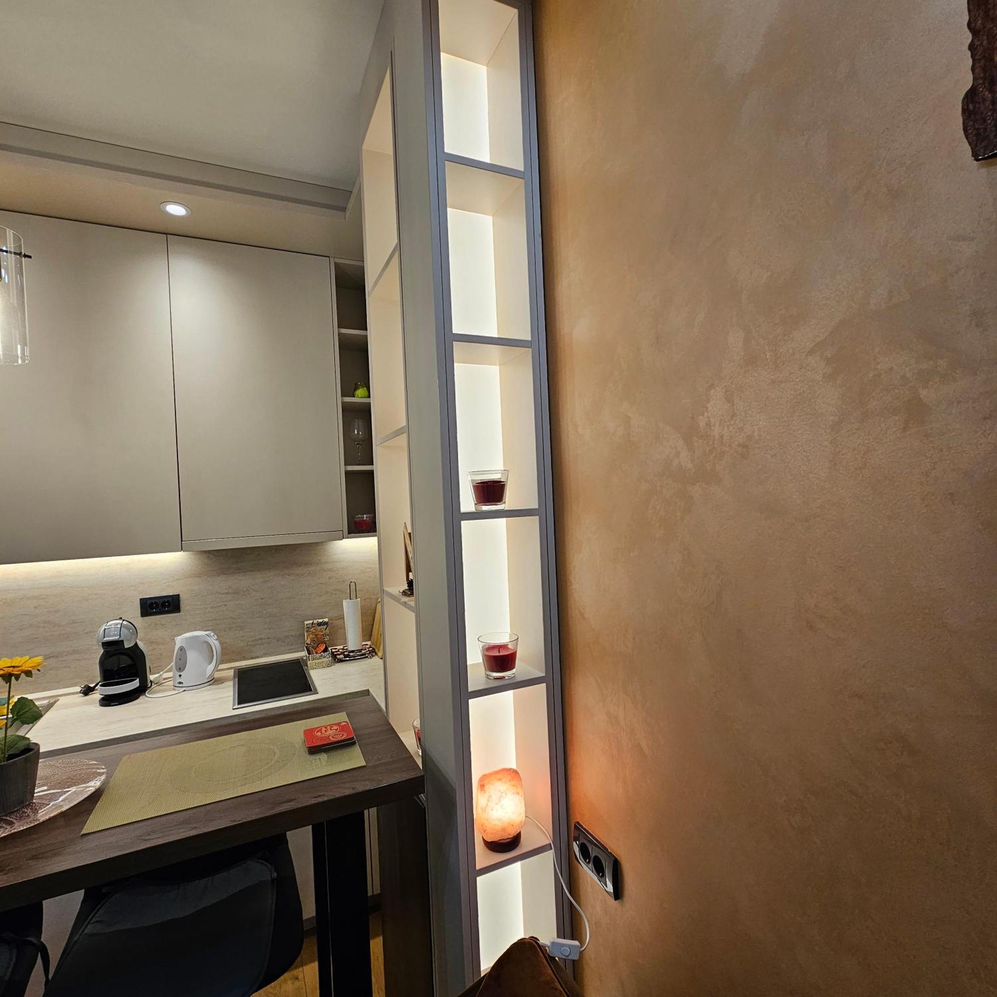 Aurora Lux 18 Apartment